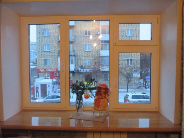 Окно на кухню фото пластиковое с форточкой